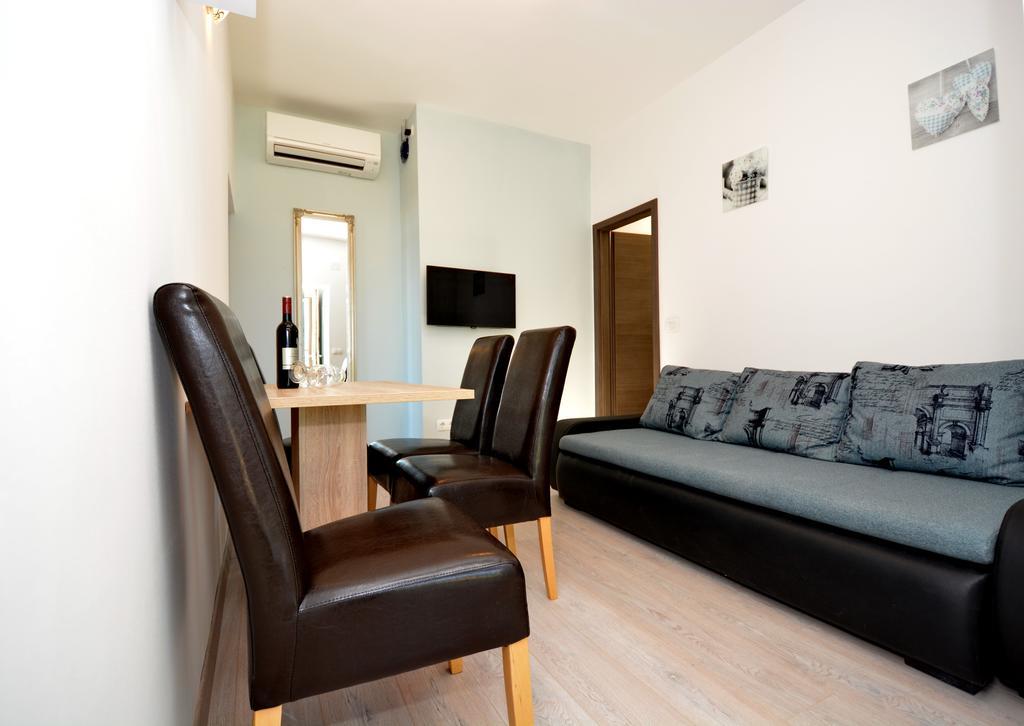 Apartments Clara Nin Exterior photo